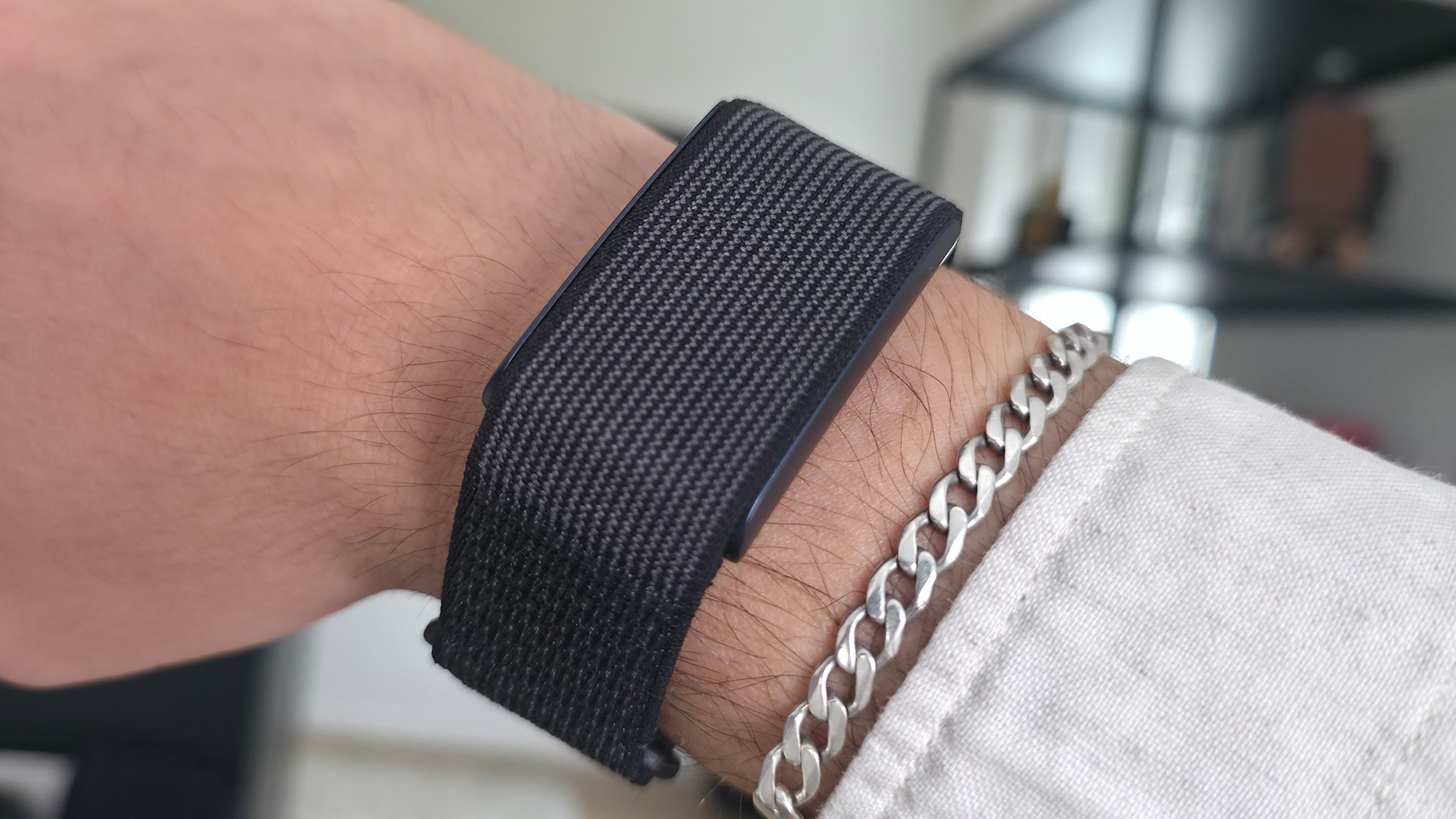 Amazfit Helio Strap am Handgelenk getragen